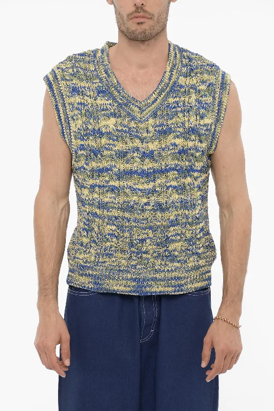 Andersson Bell V-Neck Sleeveless OTRETO Sweater