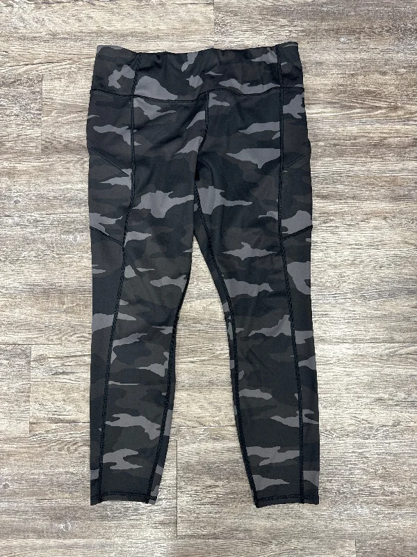 Athletic Leggings By Athleta In Camouflage Print, Size: L